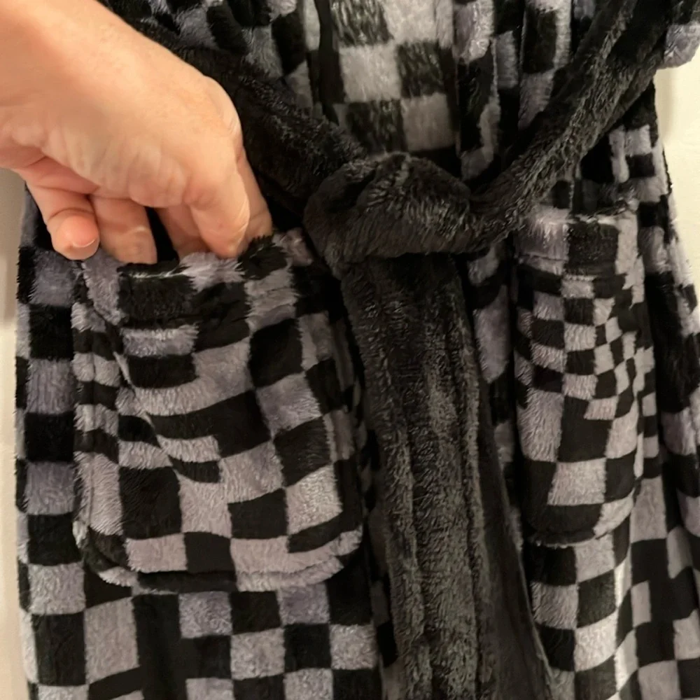 🆕 Cuddl Duds Boys Hooded Robe Black Gray Checkered S(4-6) Belted Cozy Winter